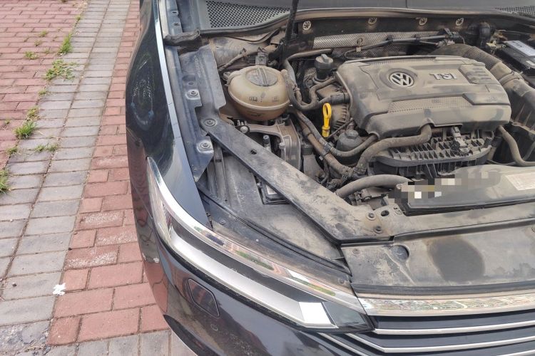 Used Volkswagen Magotan 2018 380TSI DSG Prestige Model Engine Bay Right