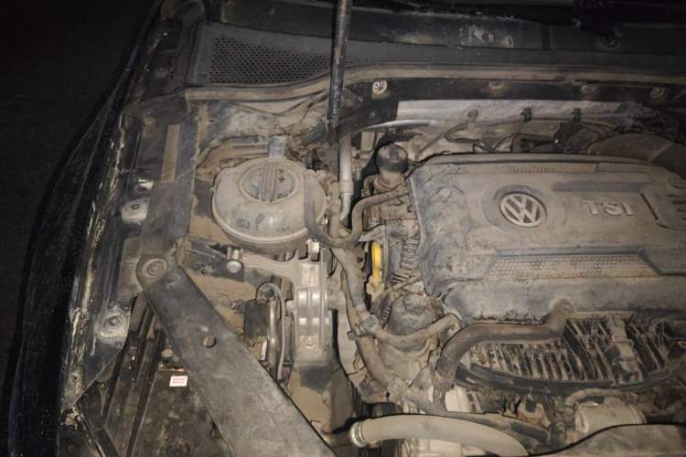 Used Volkswagen Magotan 2018 330TSI DSG Advanced Model Engine Bay Right