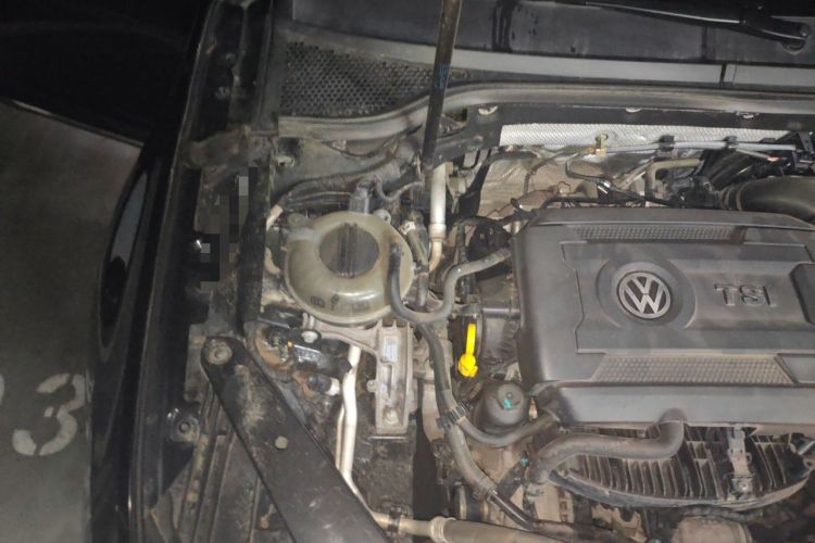 Used Volkswagen Magotan 2018 330TSI DSG Advanced Model Engine Bay Right