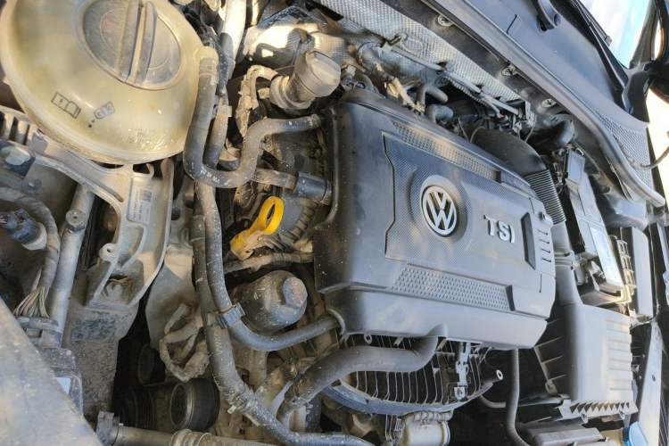 Used Volkswagen Magotan 2018 Facelift 330TSI DSG Luxury Model Engine Bay Right
