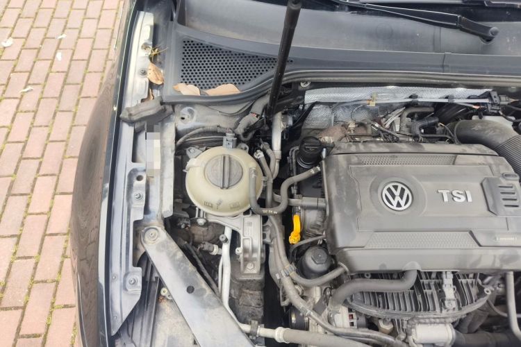 Used Volkswagen Magotan 2018 330TSI DSG Advanced Model Engine Bay Right