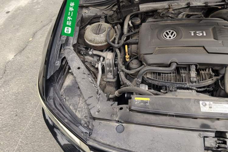 Used Volkswagen Magotan 2018 330TSI DSG Advanced Model Engine Bay Right