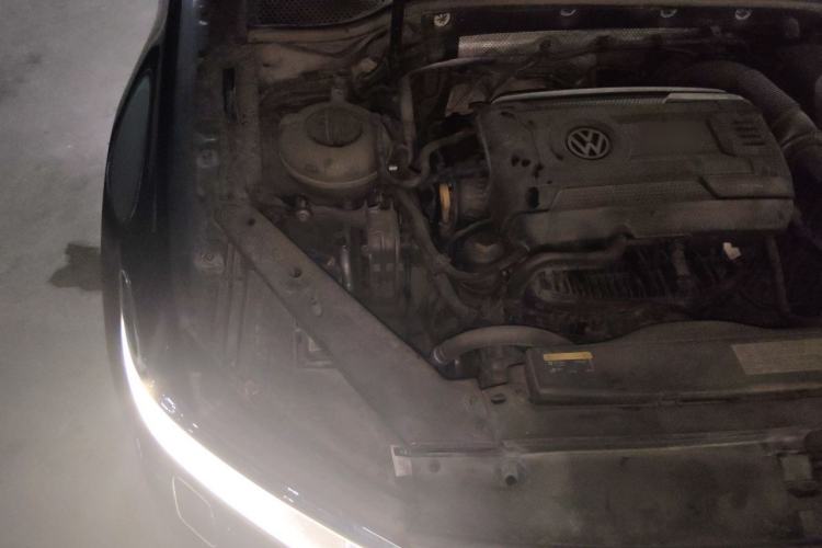 Used Volkswagen Magotan 2018 330TSI DSG Luxury Model Engine Bay Right