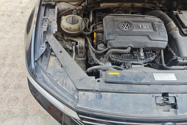 Used Volkswagen Magotan 2018 330TSI DSG Advanced Model Engine Bay Right