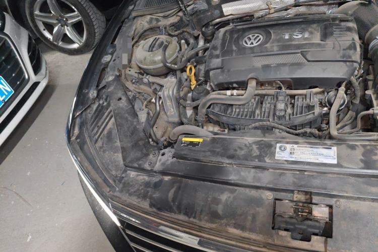 Used Volkswagen Magotan 2018 Facelift 330TSI DSG Luxury Model Engine Bay Right