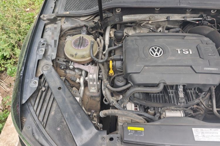 Used Volkswagen Magotan 2018 Facelift 330TSI DSG Luxury Model Engine Bay Right
