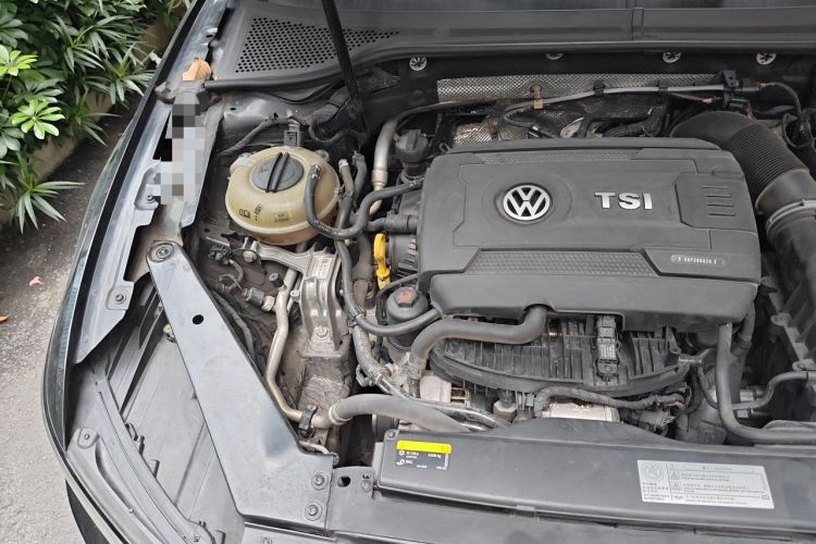 Used Volkswagen Magotan 2018 330TSI DSG Advanced Model Engine Bay Right