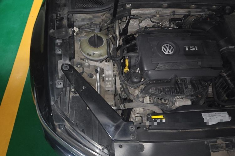 Used Volkswagen Magotan 2018 330TSI DSG Advanced Model Engine Bay Right