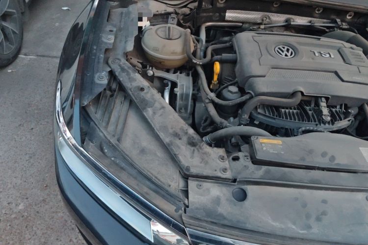Used Volkswagen Magotan 2018 330TSI DSG Luxury Model Engine Bay Right