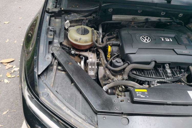 Used Volkswagen Magotan 2018 330TSI DSG Advanced Model Engine Bay Right