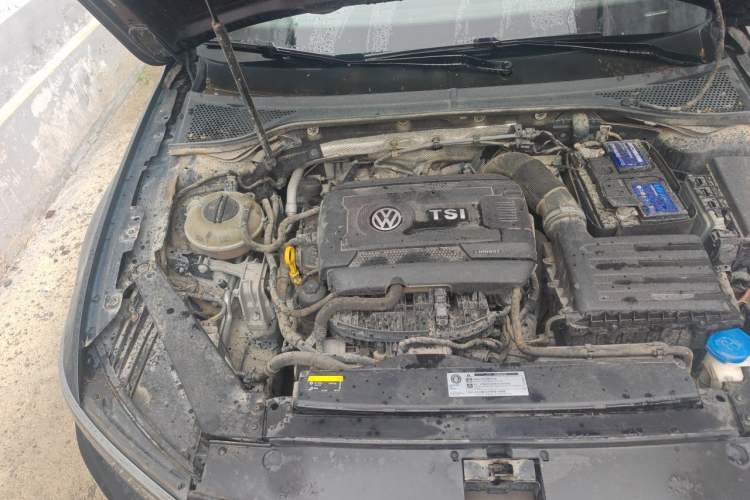 Used Volkswagen Magotan 2018 Facelift 330TSI DSG Luxury Model Engine Bay Right
