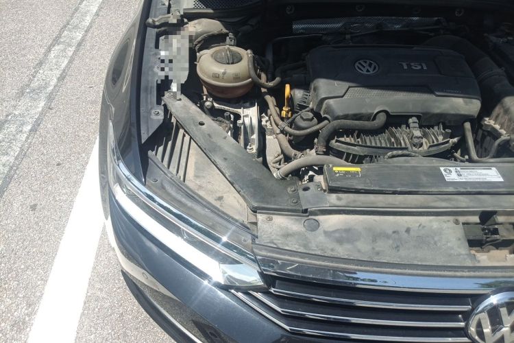 Used Volkswagen Magotan 2018 Facelift 330TSI DSG Luxury Model Engine Bay Right
