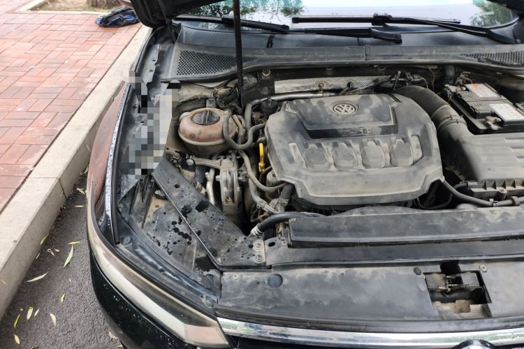 Used Volkswagen Magotan 2018 330TSI DSG Advanced Model Engine Bay Right