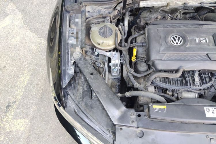 Used Volkswagen Magotan 2018 Facelift 330TSI DSG Luxury Model Engine Bay Right