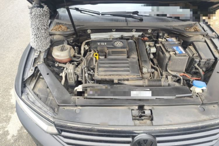 Used Volkswagen Magotan 2018 280TSI DSG Comfort Model Engine Bay Right