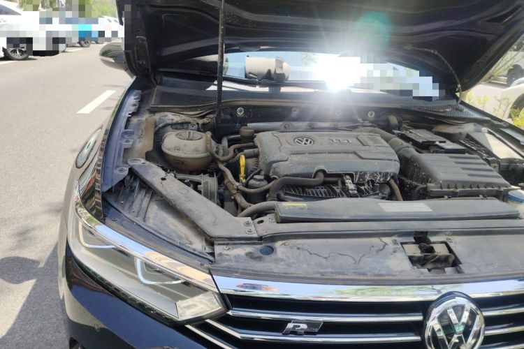 Used Volkswagen Magotan 2018 Facelift 330TSI DSG Luxury Model Engine Bay Right