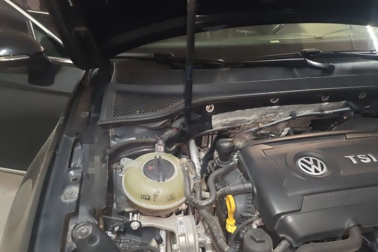 Used Volkswagen Magotan 2018 Facelift 330TSI DSG Luxury Model Engine Bay Right