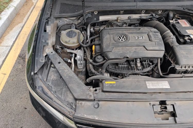 Used Volkswagen Magotan 2018 330TSI DSG Advanced Model Engine Bay Right