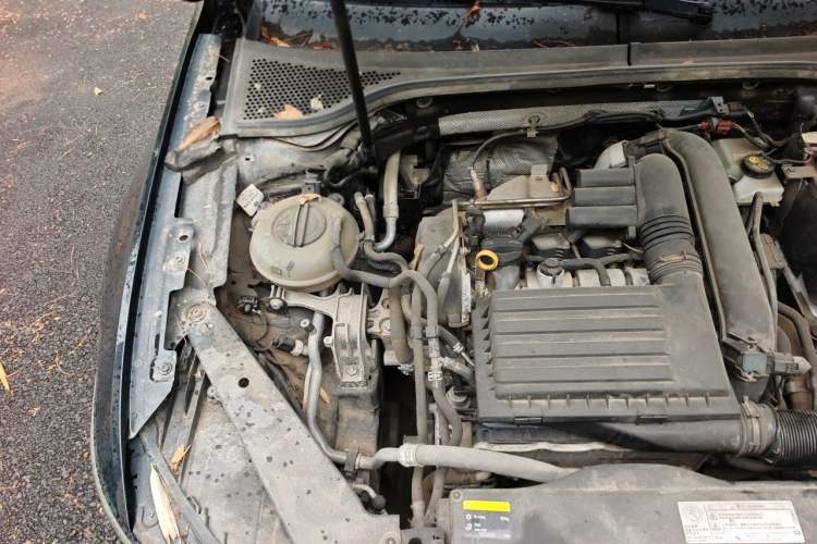 Used Volkswagen Magotan 2018 280TSI DSG Comfort Model Engine Bay Right