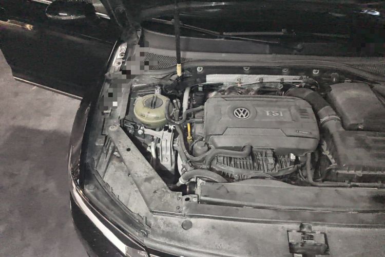Used Volkswagen Magotan 2018 330TSI DSG Advanced Model Engine Bay Right