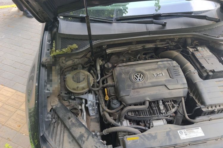 Used Volkswagen Magotan 2018 Facelift 330TSI DSG Luxury Model Engine Bay Right