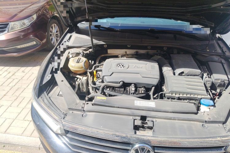 Used Volkswagen Magotan 2018 330TSI DSG Luxury Model Engine Bay Right