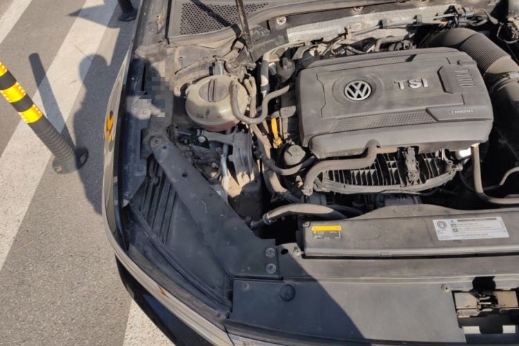 Used Volkswagen Magotan 2018 Facelift 330TSI DSG Luxury Model Engine Bay Right