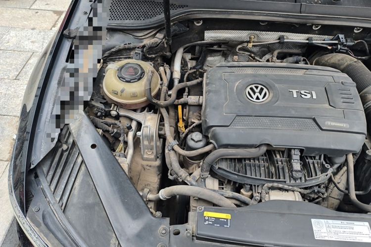 Used Volkswagen Magotan 2018 330TSI DSG Luxury Model Engine Bay Right