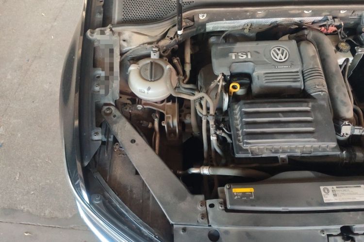 Used Volkswagen Magotan 2018 280TSI DSG Comfort Model Engine Bay Right