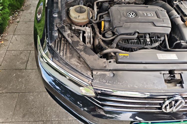 Used Volkswagen Magotan 2018 Facelift 330TSI DSG Luxury Model Engine Bay Right