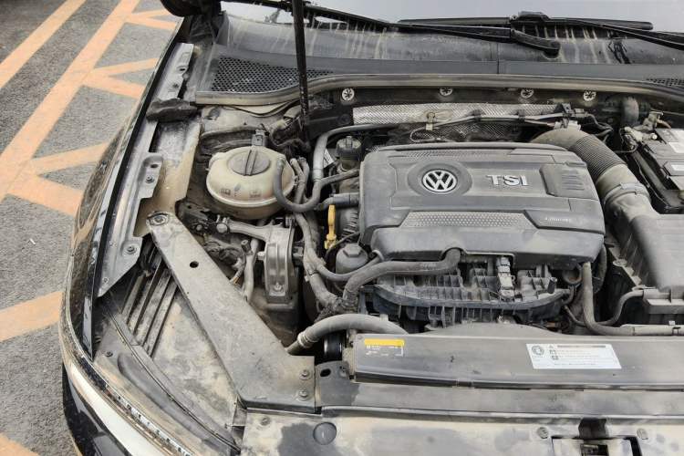 Used Volkswagen Magotan 2018 380TSI DSG Luxury Model Engine Bay Right