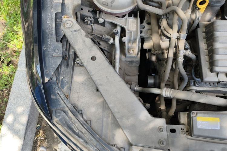 Used Volkswagen Magotan 2018 280TSI DSG Comfort Model Engine Bay Right
