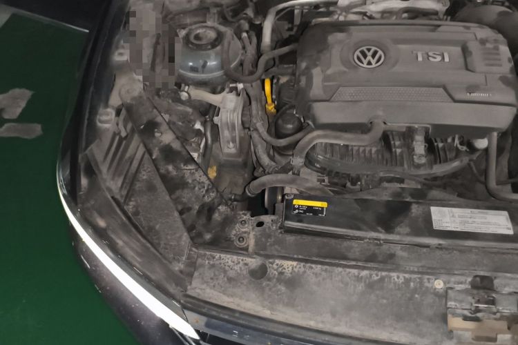 Used Volkswagen Magotan 2018 330TSI DSG Luxury Model Engine Bay Right
