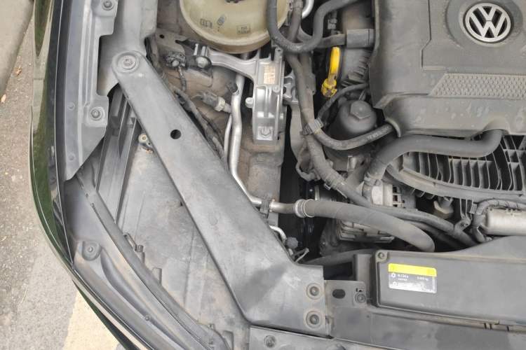 Used Volkswagen Magotan 2018 330TSI DSG Advanced Model Engine Bay Right