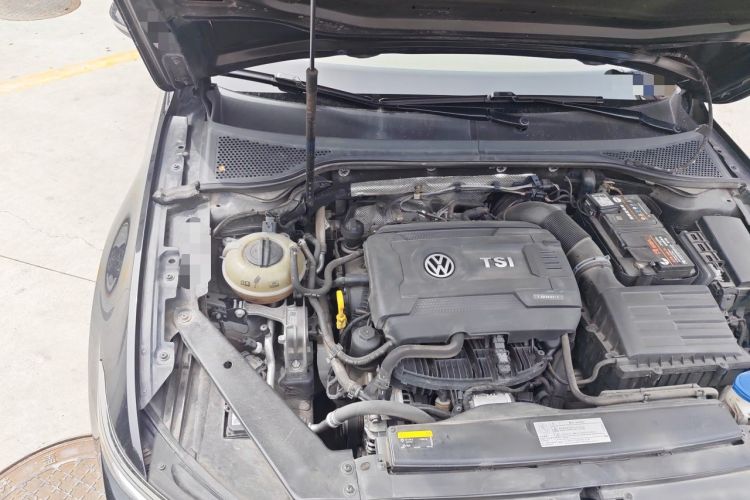 Used Volkswagen Magotan 2018 330TSI DSG Advanced Model Engine Bay Right