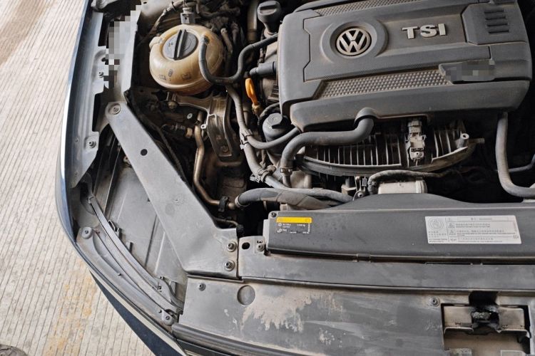 Used Volkswagen Magotan 2018 330TSI DSG Advanced Model Engine Bay Right