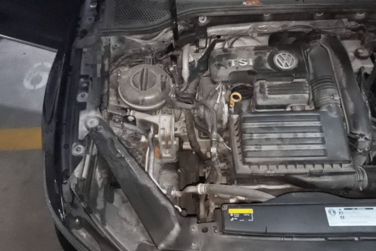 Used Volkswagen Magotan 2018 280TSI DSG Comfort Model Engine Bay Right