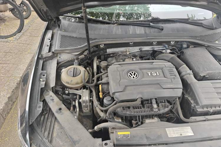 Used Volkswagen Magotan 2018 380TSI DSG Luxury Model Engine Bay Right