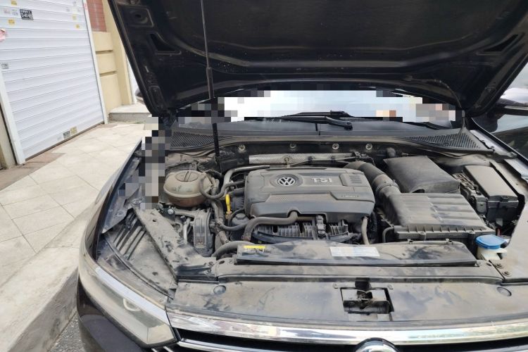 Used Volkswagen Magotan 2018 330TSI DSG Luxury Model Engine Bay Right