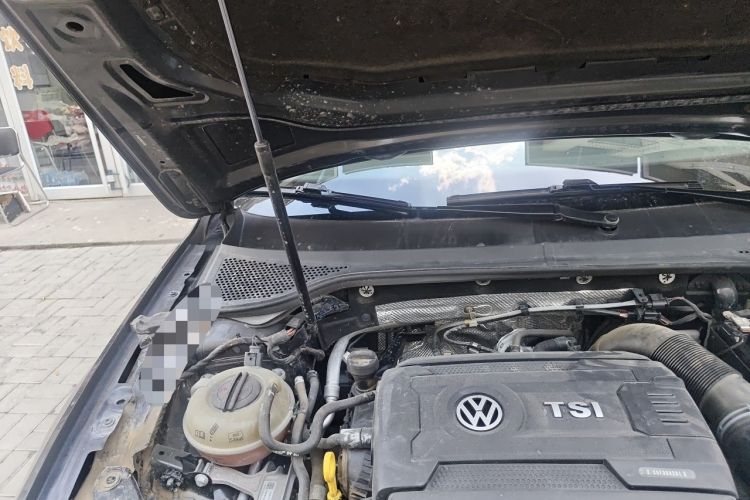 Used Volkswagen Magotan 2018 330TSI DSG Luxury Model Engine Bay Right