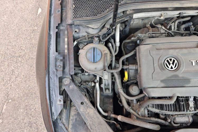 Used Volkswagen Magotan 2018 330TSI DSG Advanced Model Engine Bay Right
