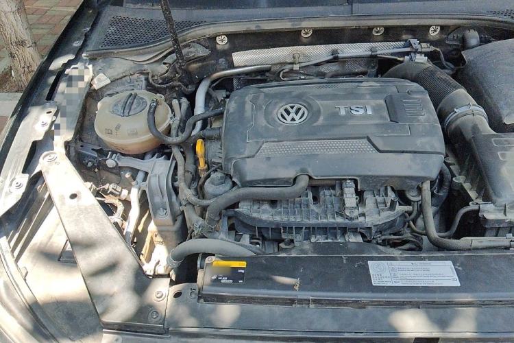 Used Volkswagen Magotan 2018 380TSI DSG Prestige Model Engine Bay Right