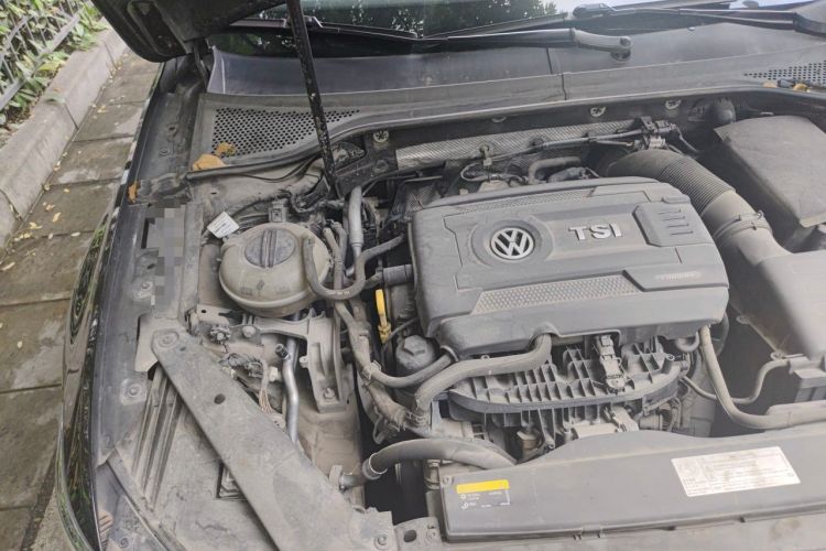 Used Volkswagen Magotan 2018 380TSI DSG Prestige Model Engine Bay Right