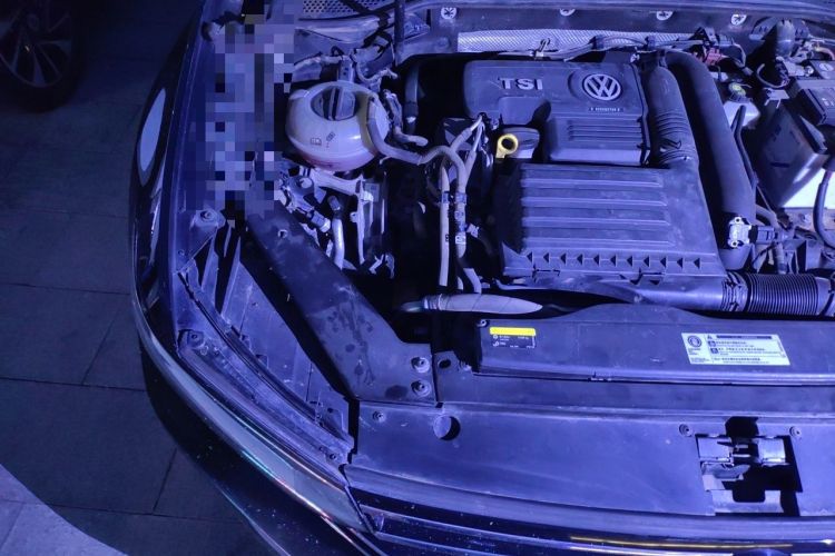 Used Volkswagen Magotan 2018 280TSI DSG Comfort Model Engine Bay Right