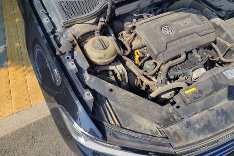 Used Volkswagen Magotan 2018 Facelift 330TSI DSG Luxury Model Engine Bay Right