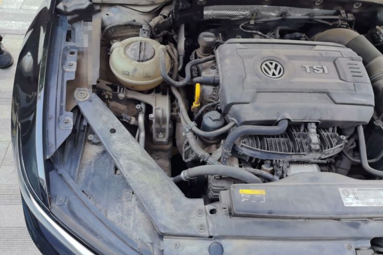 Used Volkswagen Magotan 2018 330TSI DSG Advanced Model Engine Bay Right