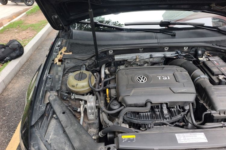 Used Volkswagen Magotan 2018 330TSI DSG Advanced Model Engine Bay Right
