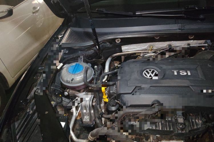 Used Volkswagen Magotan 2018 330TSI DSG Luxury Model Engine Bay Right
