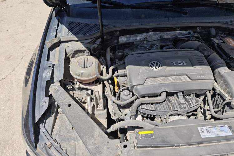 Used Volkswagen Magotan 2018 330TSI DSG Advanced Model Engine Bay Right