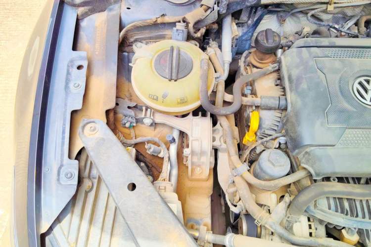Used Volkswagen Magotan 2018 330TSI DSG Luxury Model Engine Bay Right